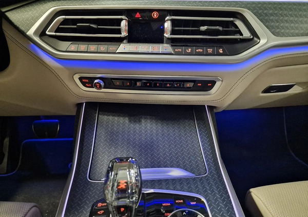 BMW X7 cena 405000 przebieg: 97183, rok produkcji 2020 z Zaklików małe 191